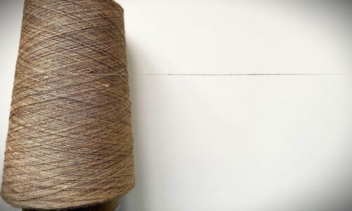 Filato di seta naturale tipologia Muga